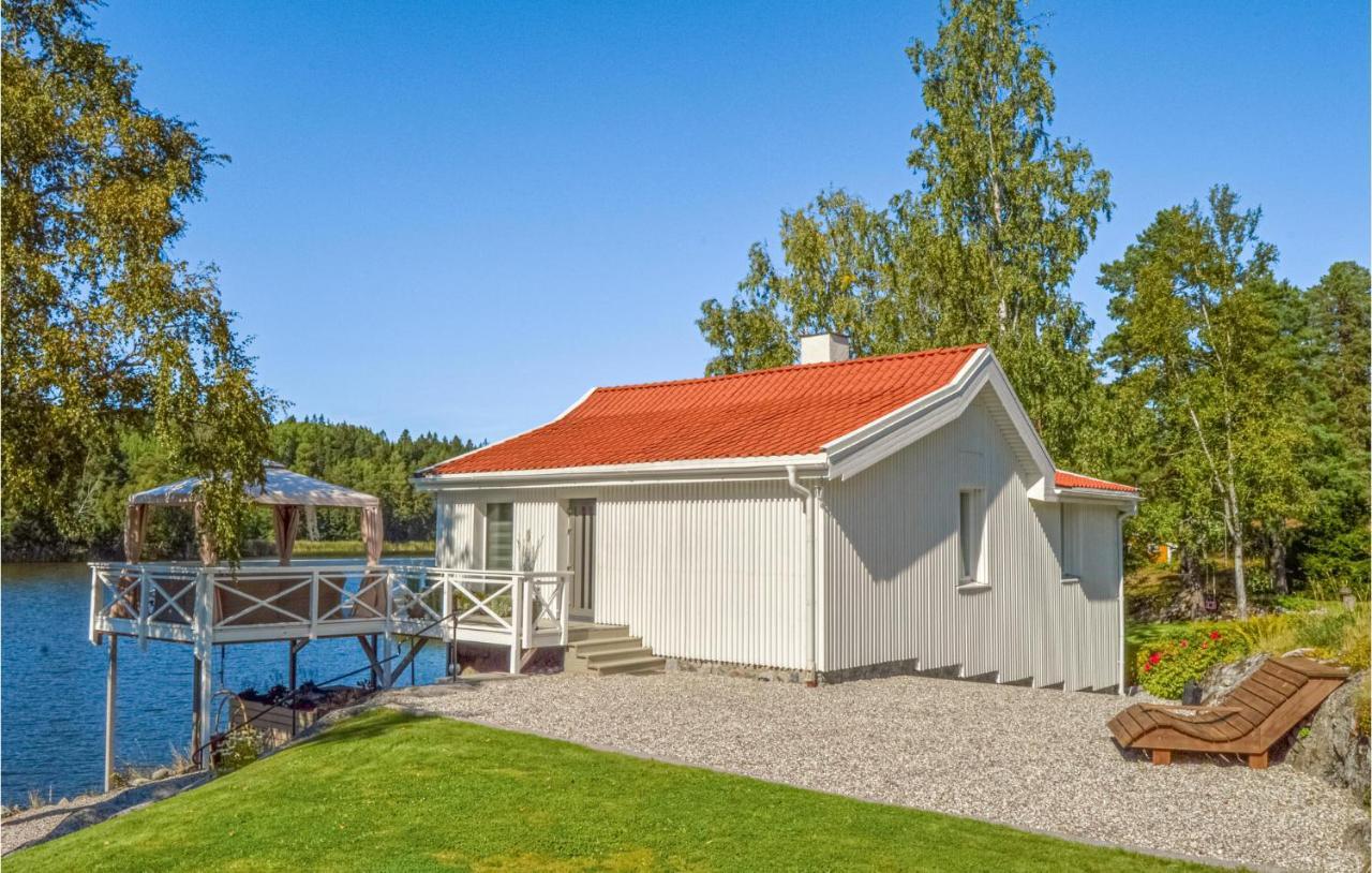 Beautiful Home In Rnninge With Sauna And 2 Bedrooms Rönninge Exteriör bild